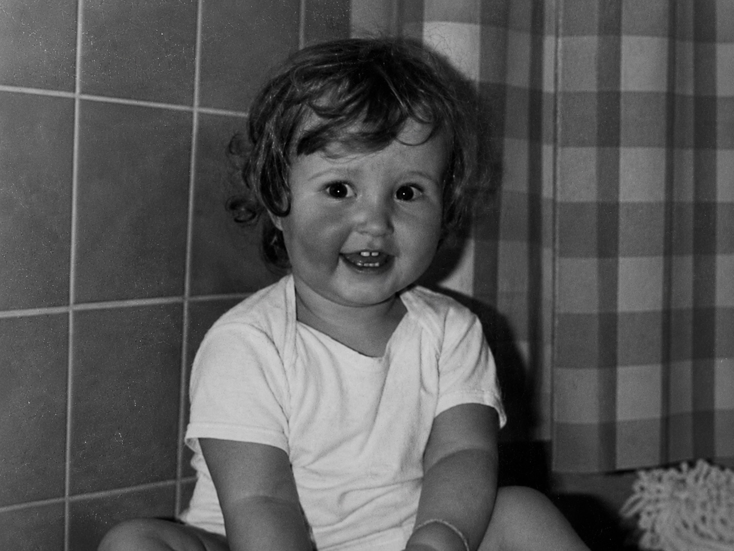 Kind auf einem alten Familienfoto